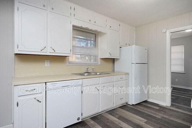 Building Photo - 1216 Huffman Rd