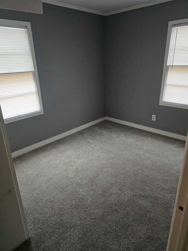 Building Photo - 2137 N Prospect Rd