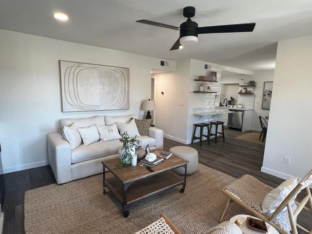 Building Photo - 1324 S Pacific St