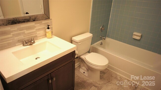 Building Photo - 8306 Summerglen Cir
