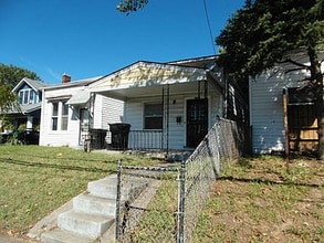 Building Photo - 3423 Bank St