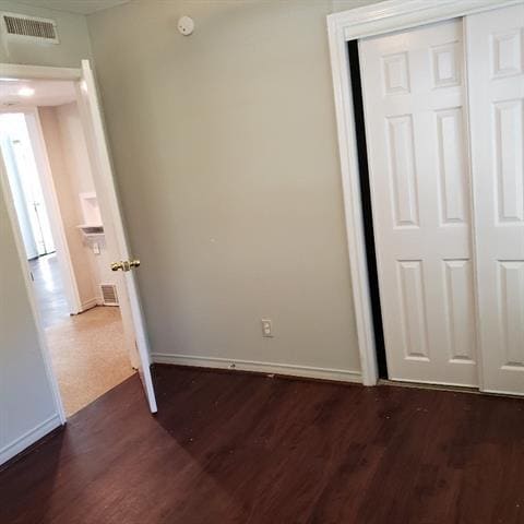 Building Photo - 400 Oak Dr