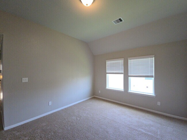 Building Photo - 14114 Little River Dr