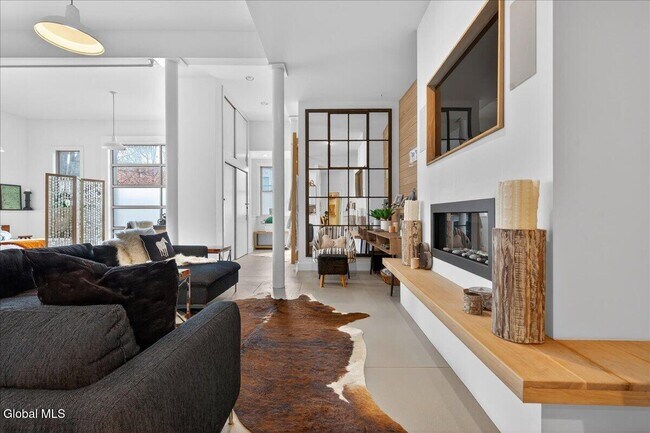 Building Photo - 5 Swanner Ln