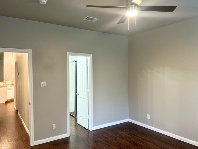 Building Photo - 1503 Cedar Park Dr