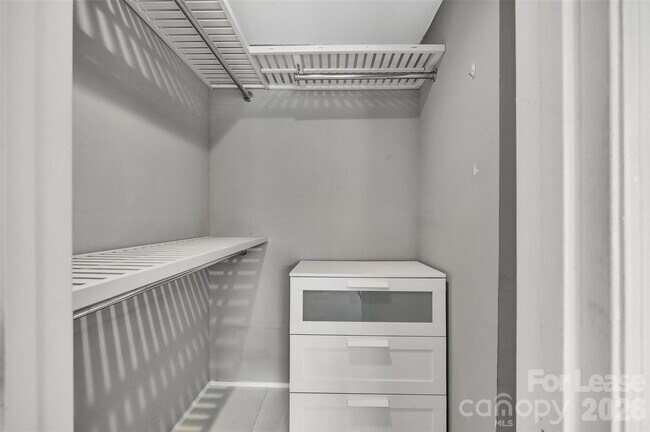 Building Photo - 505 N Graham St