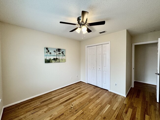 Building Photo - 4-Bedroom Home in Rock Creek Available NOW...