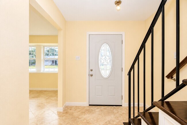 Building Photo - 2110 Whiteback Dr
