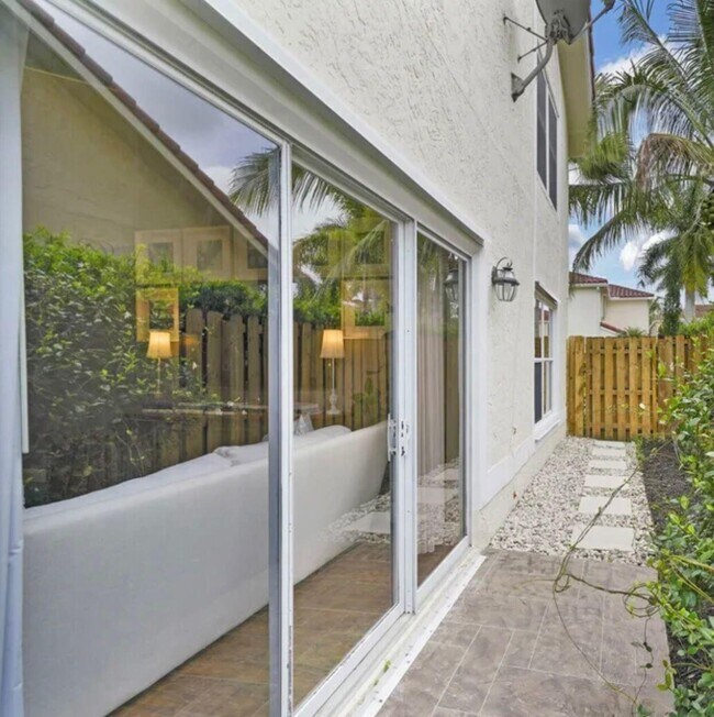 Building Photo - 1752 Harborside Cir