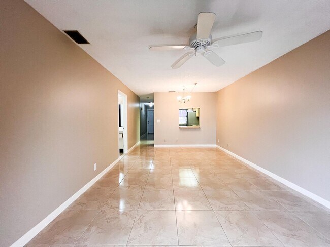 Building Photo - 5939 Forest Hill Blvd