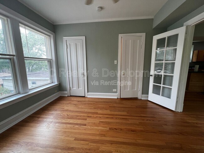 Building Photo - 2144 W Estes Ave