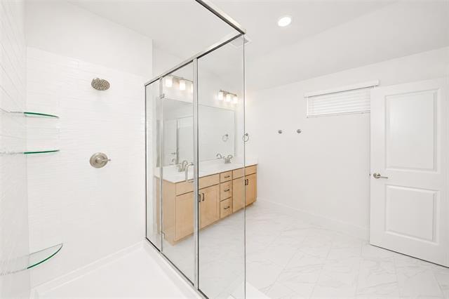 Building Photo - 8816 Enclave Wy