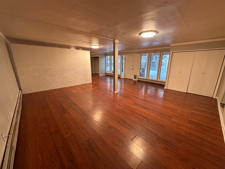 Building Photo - 150 Charles St