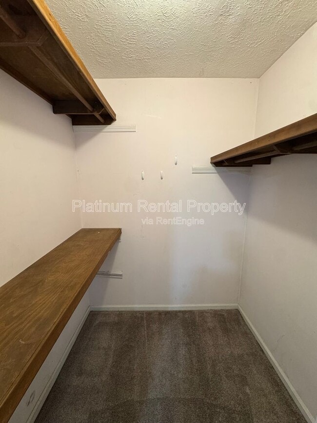 Building Photo - 4007 Shady Cir NW