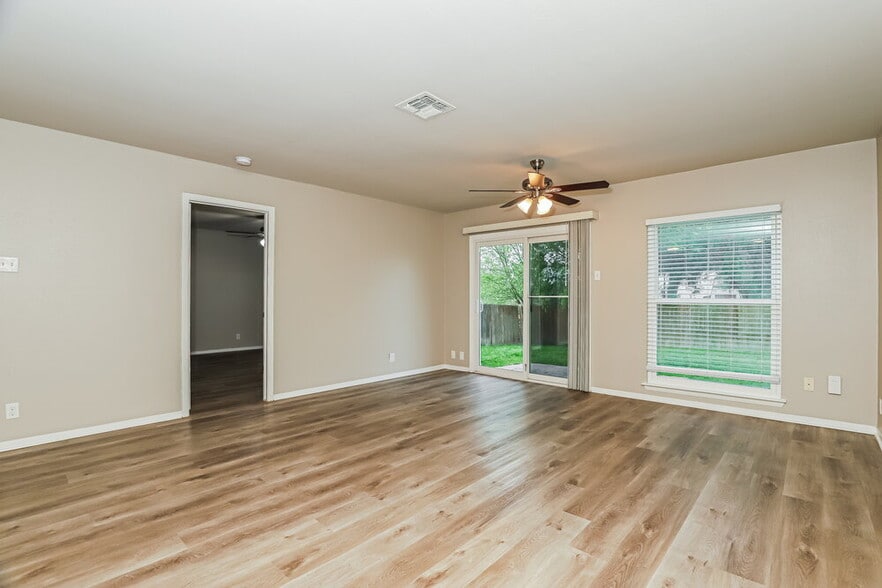 Building Photo - 10614 Cherry Laurel