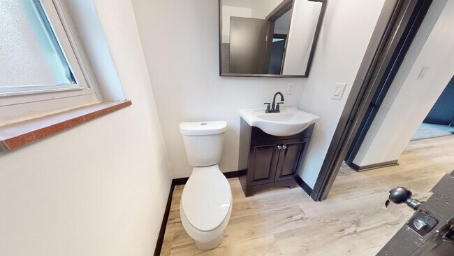 Building Photo - Parma - 2 Bedroom - 3rd Floor Unit