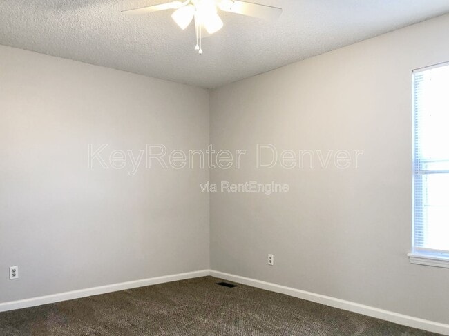 Building Photo - 9218 W Ontario Dr