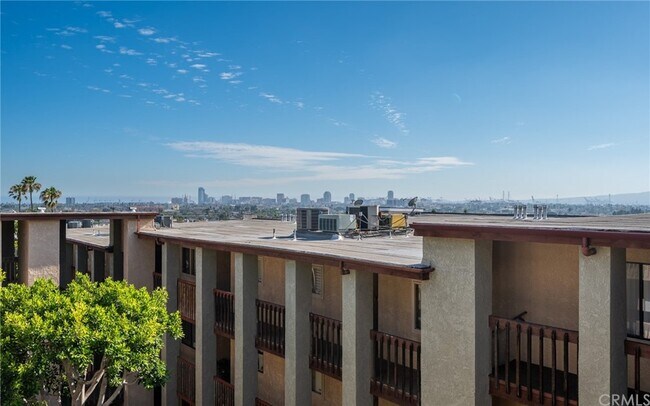 Building Photo - 2101 E 21ST St