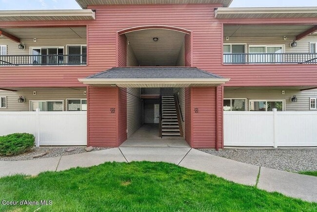 Building Photo - Beautiful 3 Bed / 2 Bath Lower-Level Condo – Promenade Condos, Post Falls