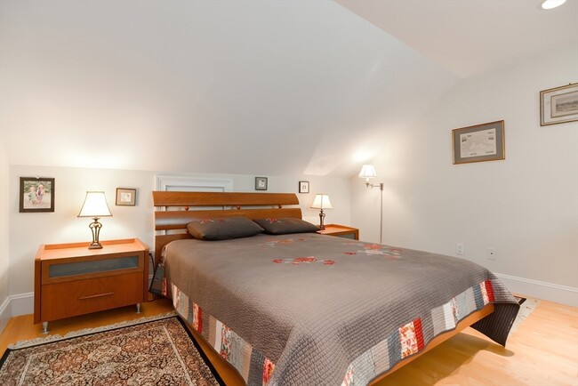 Building Photo - 3 Forest St