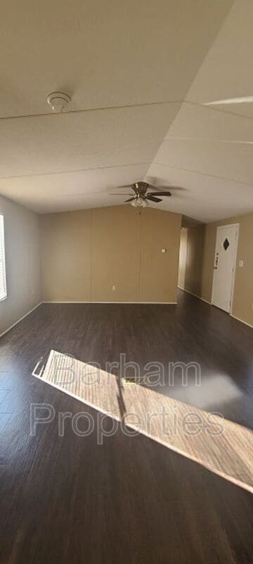 Building Photo - 140 Fox Tail Trl