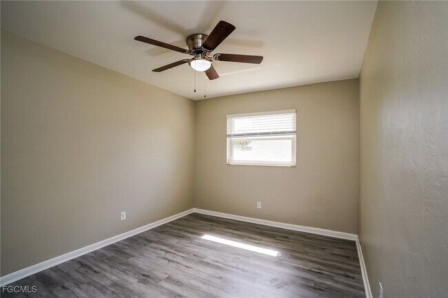 Building Photo - 1411 SE 17th Terrace