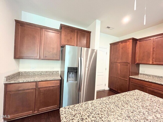 Building Photo - 735 Lampwick Ln