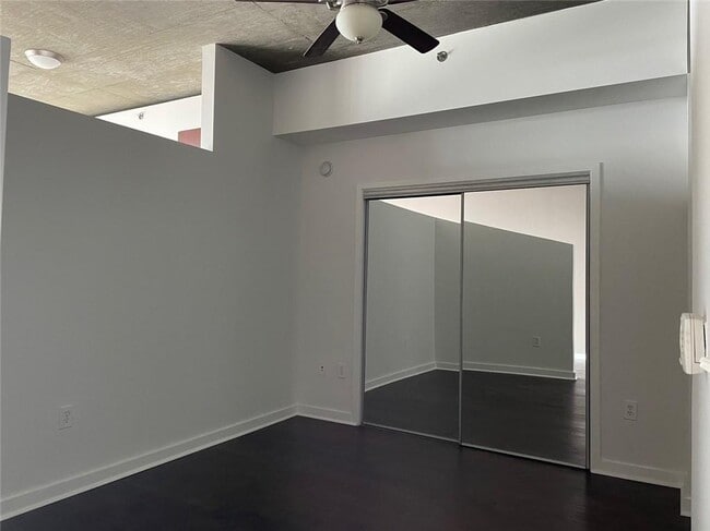 Building Photo - 3324 Peachtree Rd NE