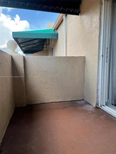 Building Photo - 8660 NW 5th Ter