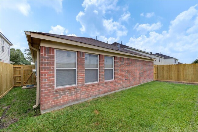 Building Photo - 3639 Barkers Crossing Ave