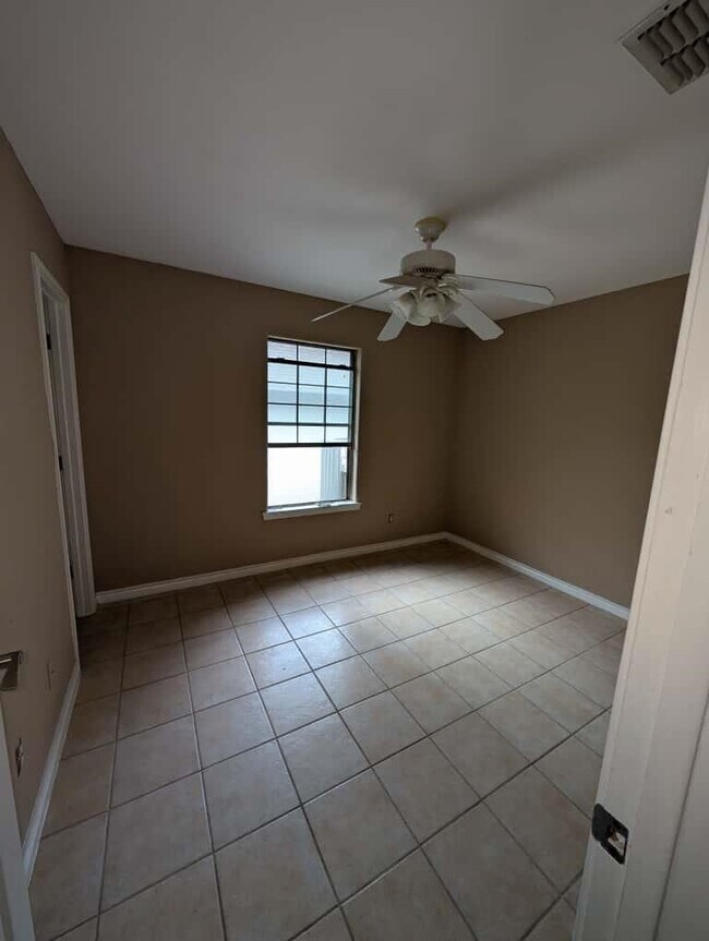 Building Photo - 316 Cinnamon Teal Loop