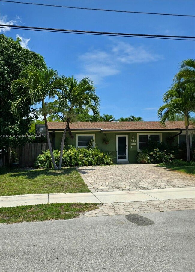 Primary Photo - 845 NE 37th St