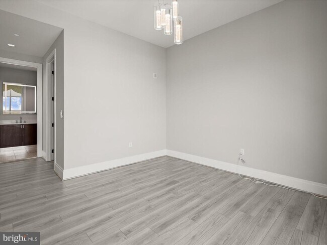 Building Photo - 930 Rose Ave