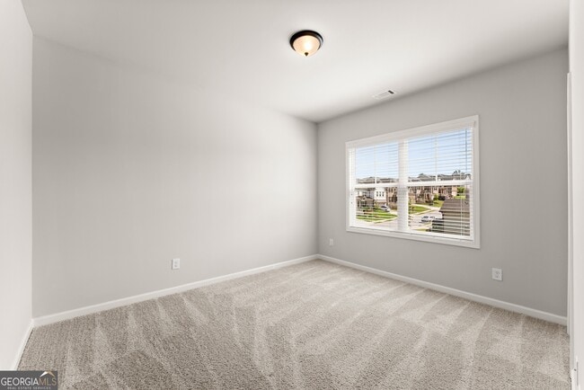 Building Photo - 4656 Silver Oak Dr SW