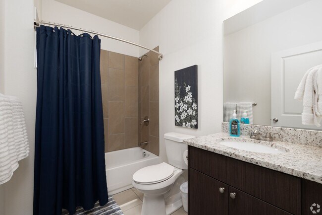 Building Photo - 1 Bed Luxury Apartment near Garden of the Gods