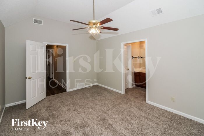 Building Photo - 2816 Maryland Cir W