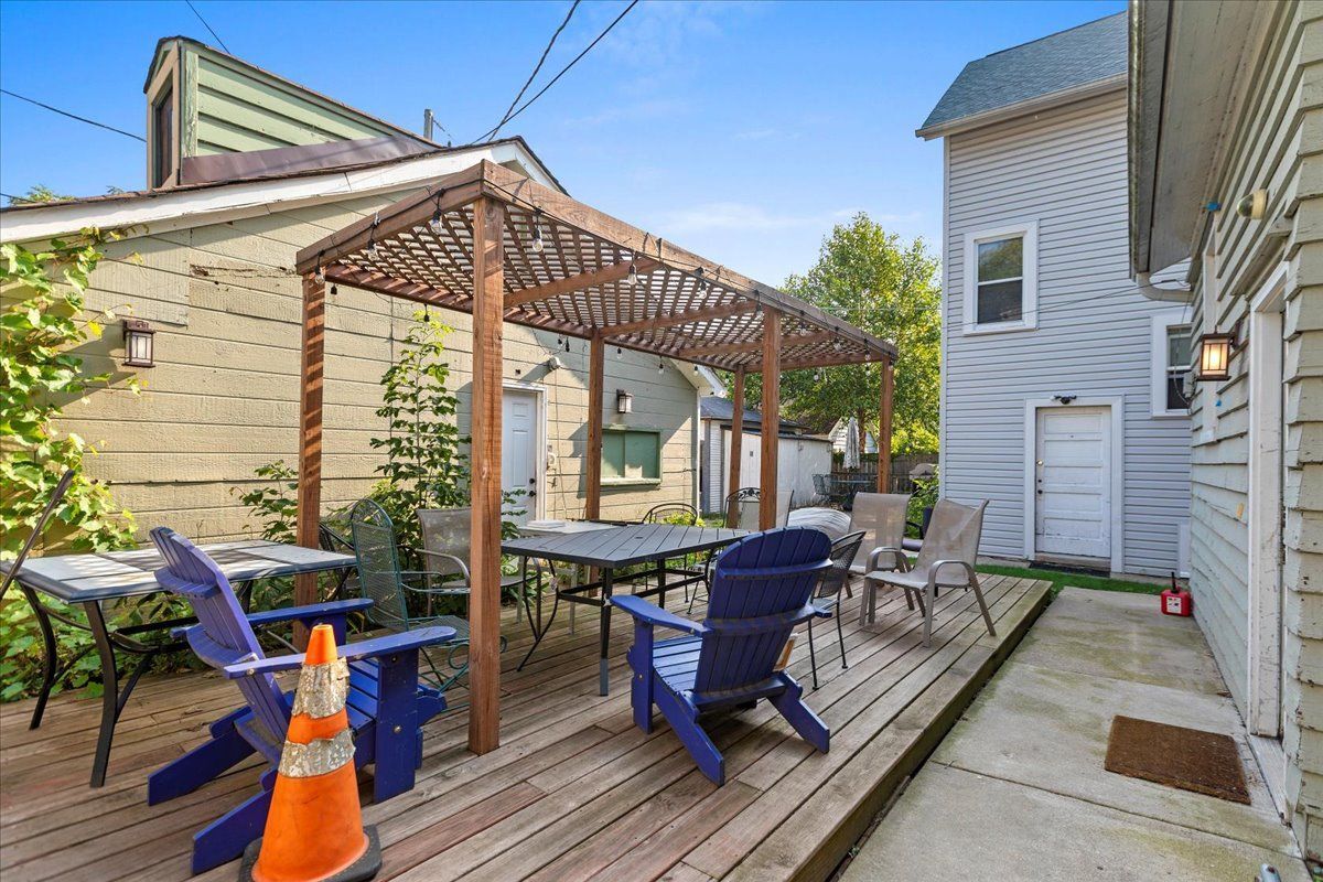 Building Photo - 1117 Foster St