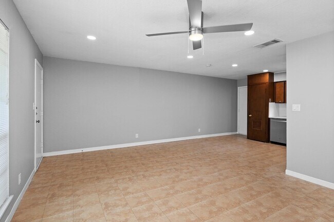 Building Photo - 2712 St Edwards Cir