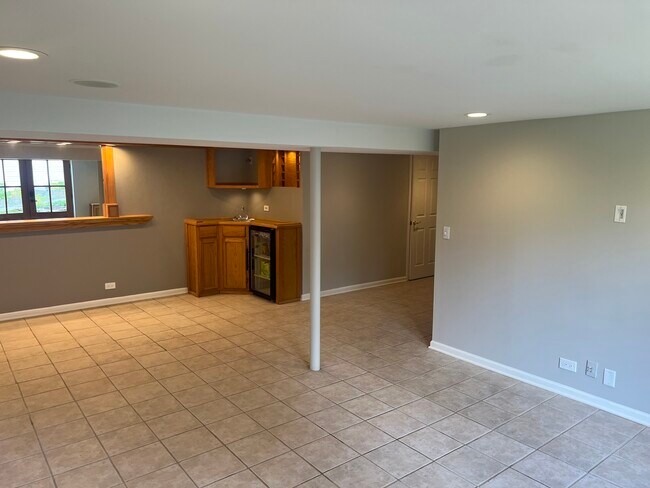 Building Photo - 7830 Westview Ln