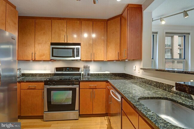 Building Photo - 915 E Street NW Unit 1001
