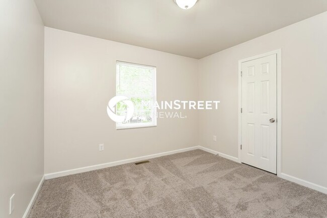 Building Photo - 326 Mountview Dr