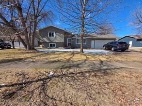 Building Photo - 3114 Kilbourne Ave