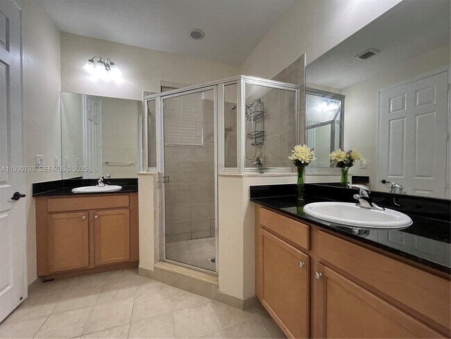 Building Photo - 9165 SW 36th Mnr