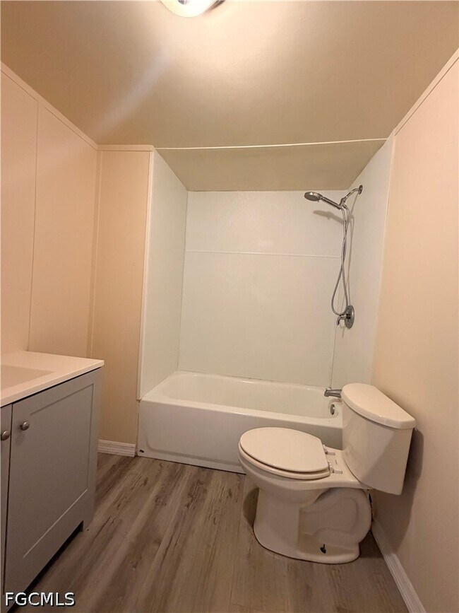 Building Photo - 7869 Suncoast Dr