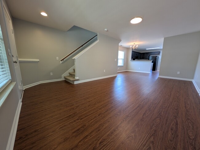 Building Photo - 1438 Riverbrook Dr