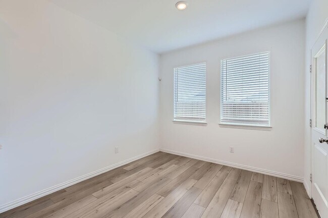 Building Photo - 231 Autumn Sage Ln