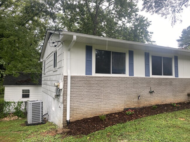 Building Photo - 6622 Gary Ln