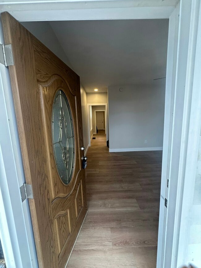 Building Photo - 523 Franklin Ave