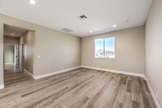 Building Photo - RARE HORSE PROPERTY FOR RENT – NEAR BLM LAND | HENDERSON, NV