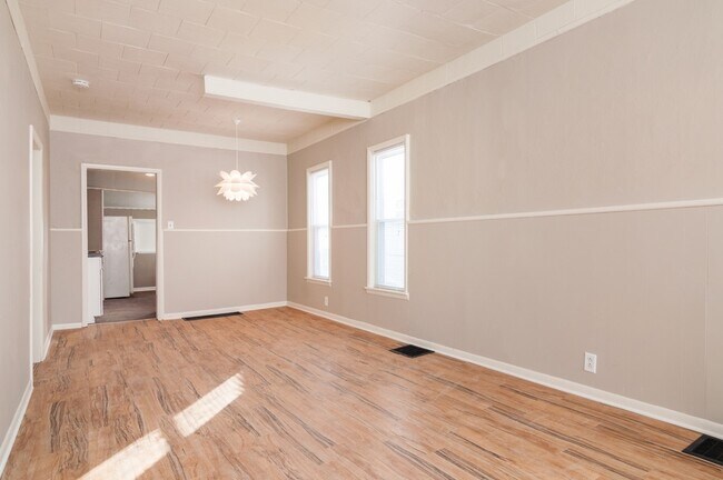 Building Photo - 244 Matilda St NE